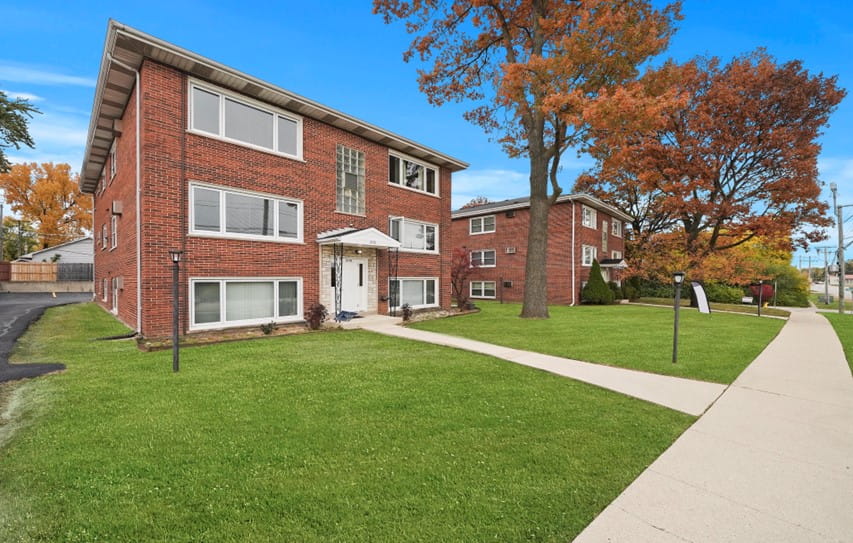 Marcus & Millichap Arranges the Sale of a 12Unit Apartment Building in